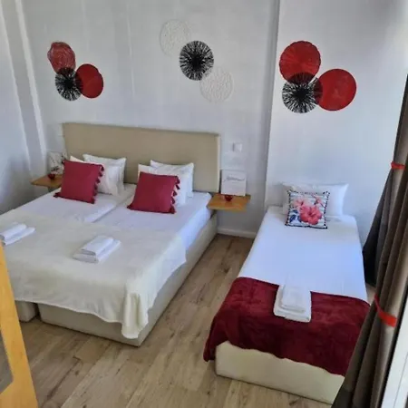 Gray Red * Porto